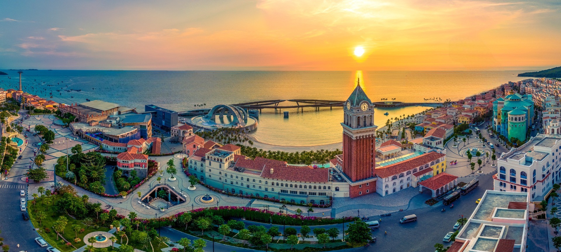 Thị trấn Hoàng Hôn Sunset Town.jpg